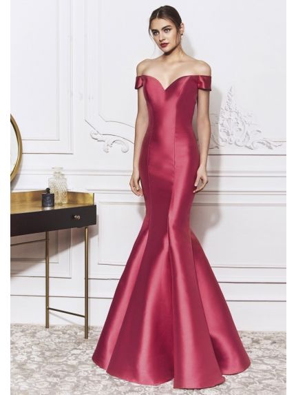 “Celebrity Influence: Evening Gown Styles Inspired by the Red Carpet”